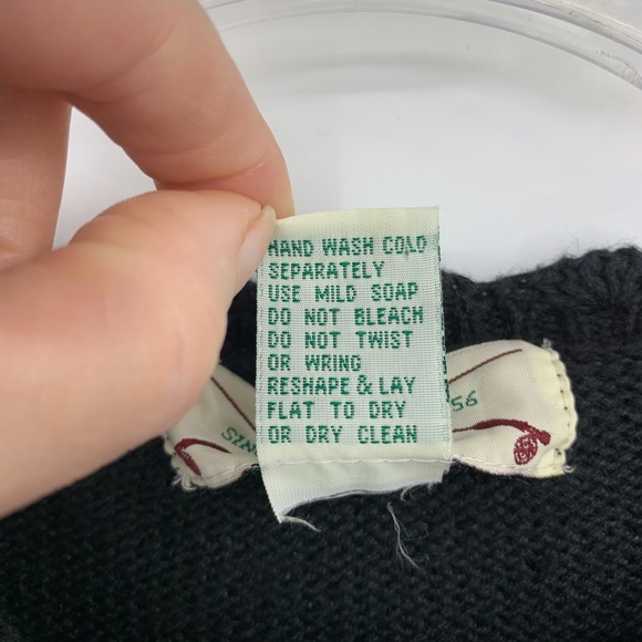 ORVIS VTG Cardigan Black w/Fall Leaves: SZ. M - Picture 4 of 8